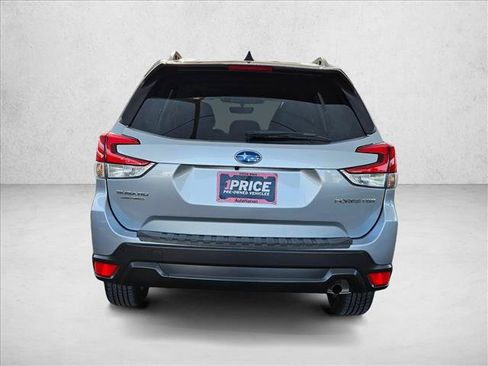 Used 2024 Subaru Forester Premium AWD/4WD image 9