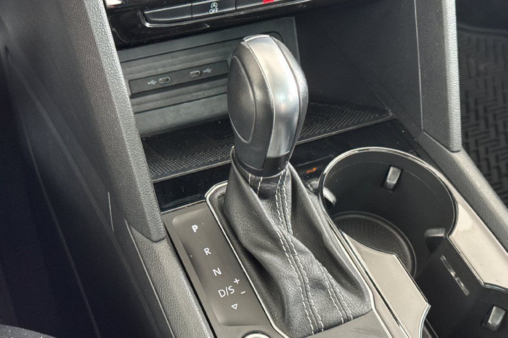 Used 2021 Volkswagen Atlas SEL R-Line AWD/4WD image 25