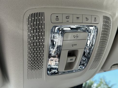 Certified 2024 Mercedes-Benz GLE 450e 4MATIC image 33
