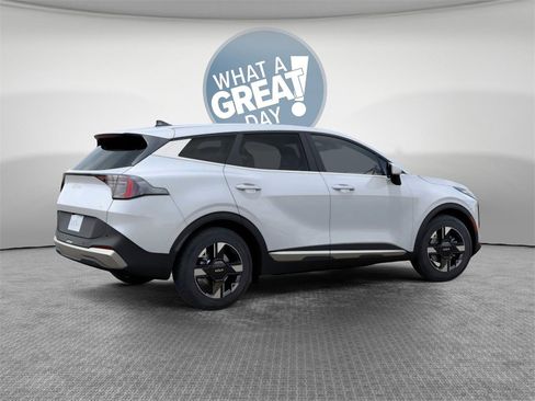 New 2026 Kia Sportage LX image 6