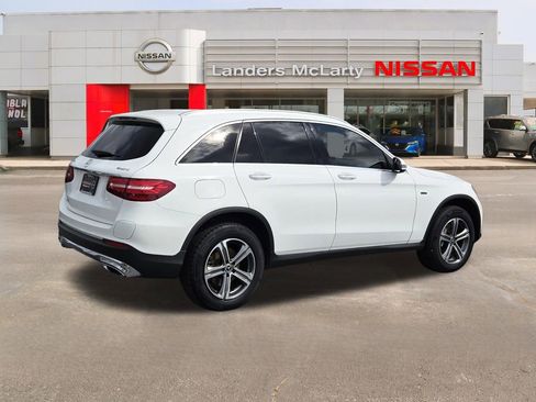 Used 2019 Mercedes-Benz GLC 350e 4MATIC image 3