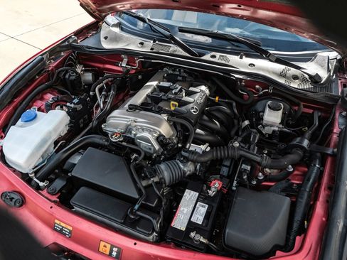 Used 2018 MAZDA MX-5 Miata RF Grand Touring RWD image 40