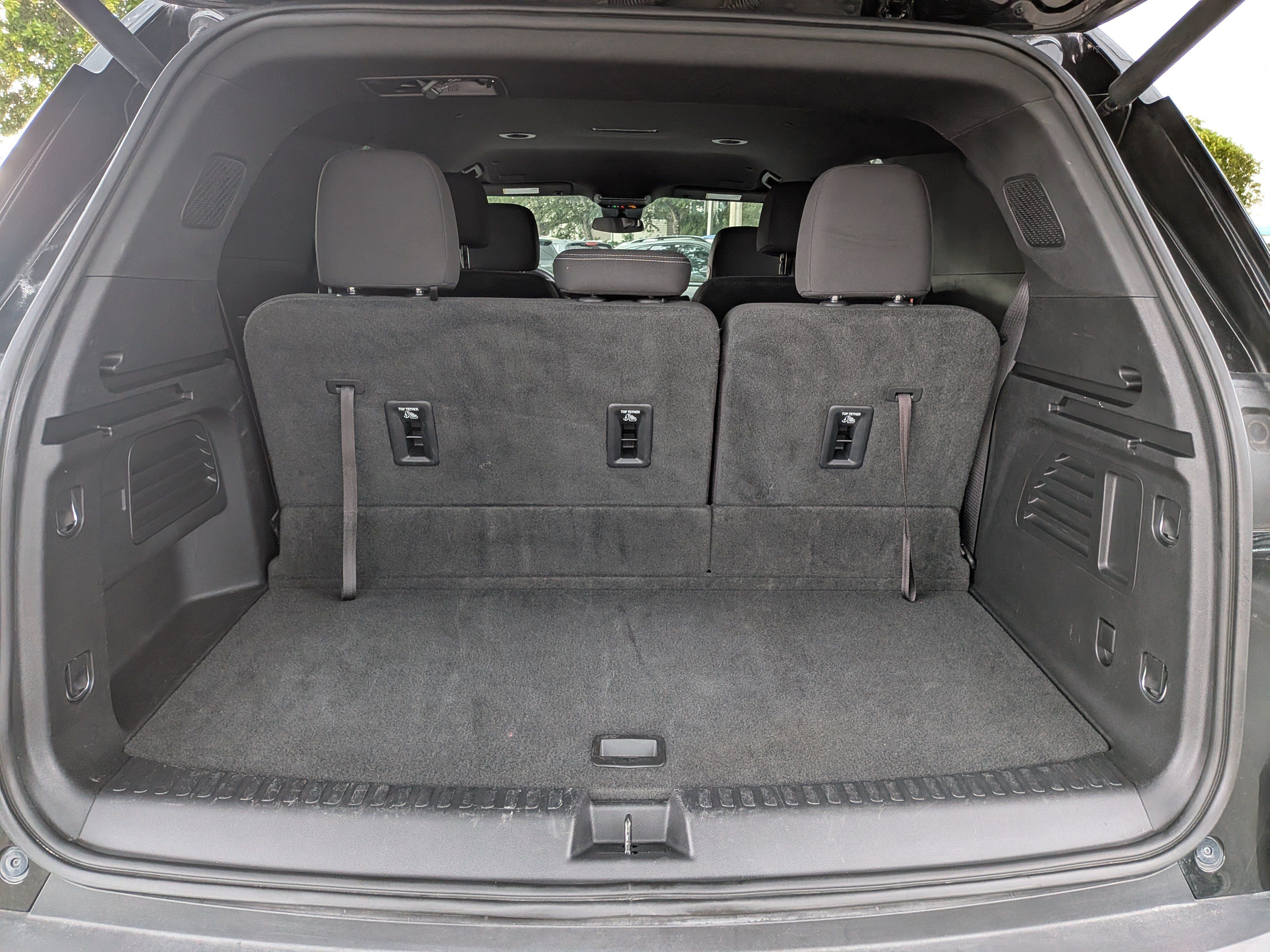 Used 2024 Chevrolet Traverse LT FWD image 13