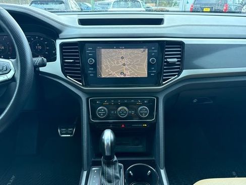 Used 2022 Volkswagen Atlas Cross Sport SEL R-Line image 30