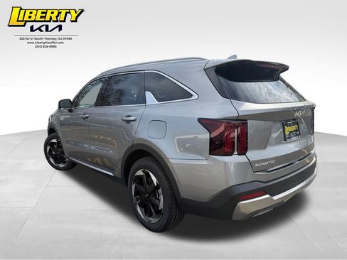 Used 2025 Kia Sorento EX AWD/4WD image 5