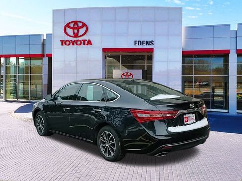 Used 2017 Toyota Avalon XLE Premium image 5