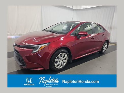 Used 2026 Toyota Corolla LE FWD image 1