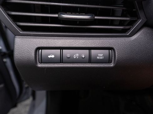 Used 2024 Nissan Altima 2.5 SR FWD image 26