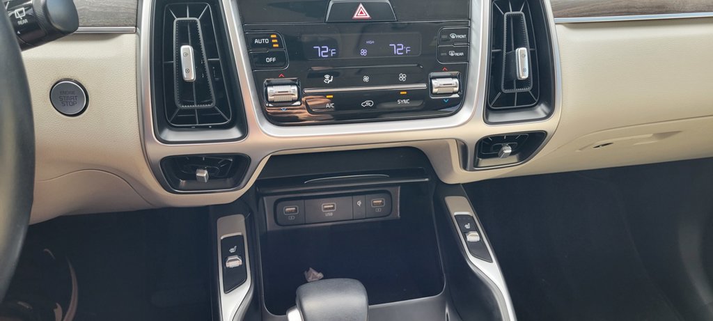 Used 2021 Kia Sorento EX w/ Panoramic Sunroof Package AWD/4WD image 17