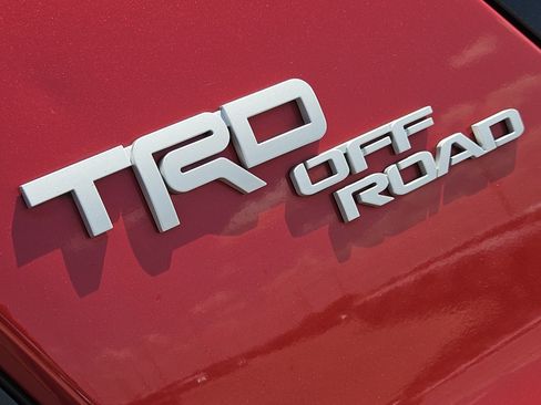 Used 2021 Toyota 4Runner TRD Off-Road AWD/4WD image 12