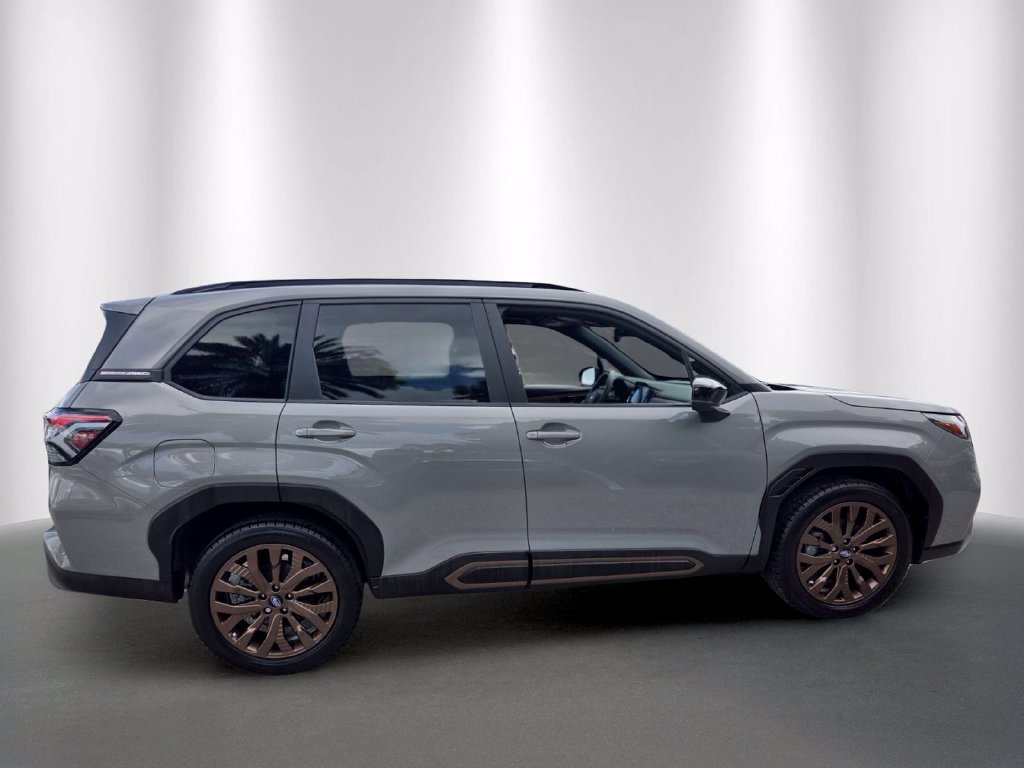 Used 2025 Subaru Forester Sport AWD/4WD image 2