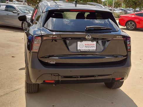 Certified 2026 Nissan Kicks SV FWD image 3
