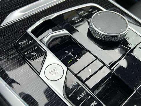 New 2026 BMW X5 xDrive50e w/ M Sport Package image 19