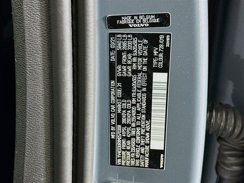 Used 2021 Volvo XC40 P8 Recharge w/ Advanced Package image 12