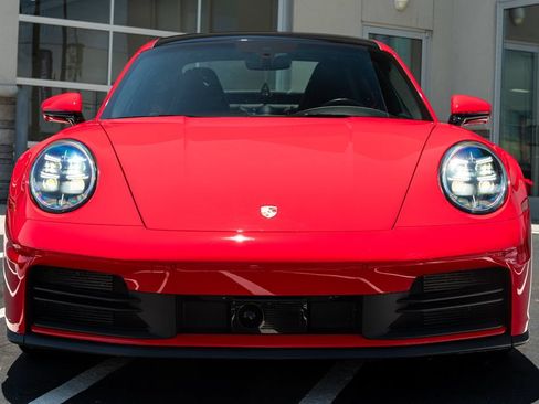 Used 2025 Porsche 911 Carrera RWD image 4