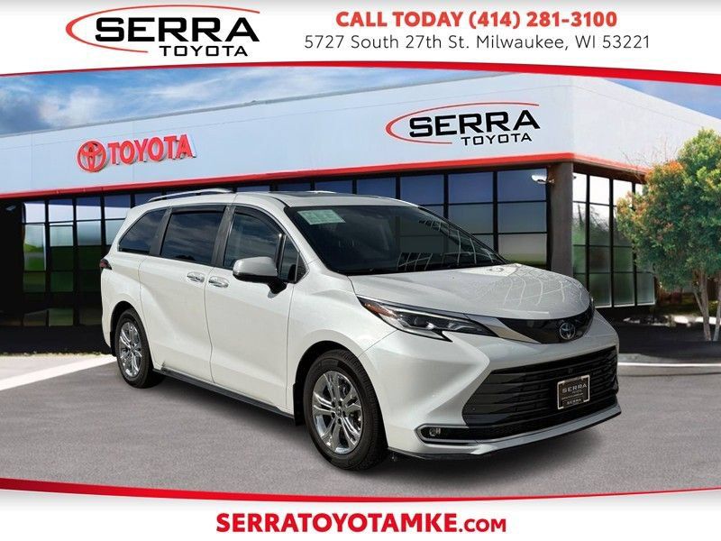 Used 2023 Toyota Sienna Platinum AWD/4WD image 1