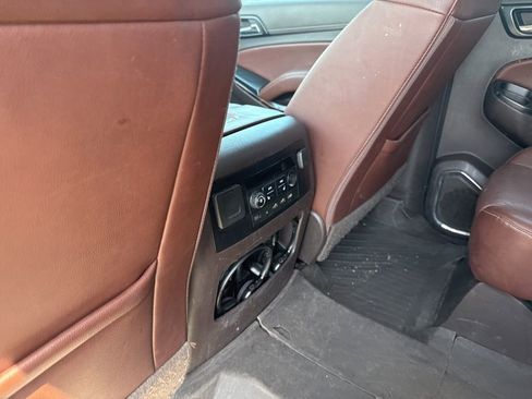 Used 2018 Chevrolet Suburban Premier AWD/4WD image 23