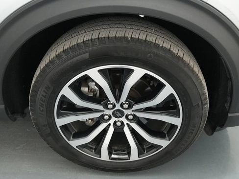 Used 2023 Ford Explorer ST-Line w/ Class IV Trailer Tow Package AWD/4WD image 11
