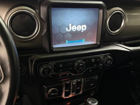 Used 2018 Jeep Wrangler Unlimited Sahara w/ Uconnect 4C Nav & Sound Group AWD/4WD image 53