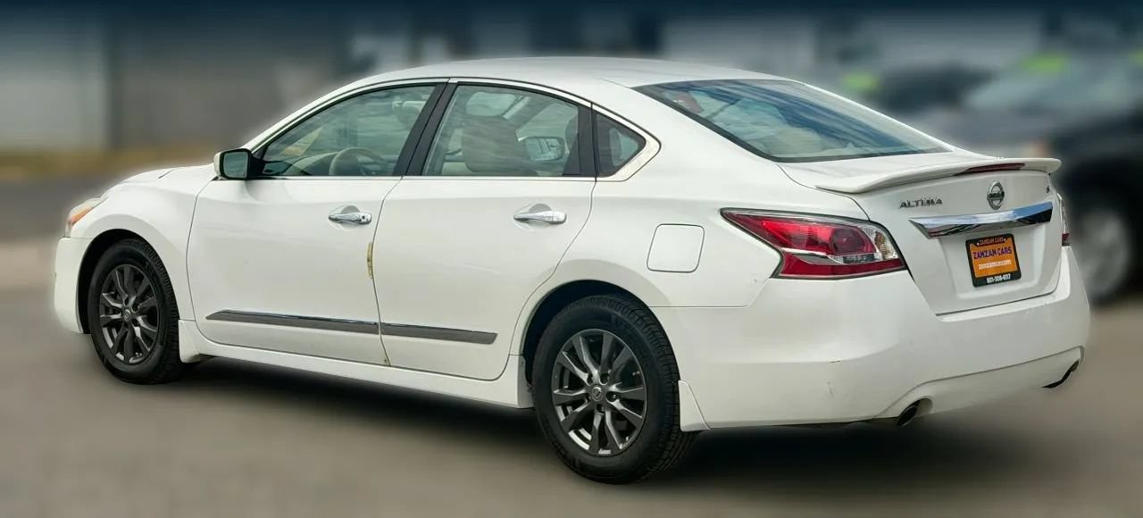 Used 2015 Nissan Altima 2.5 S w/ Sport Value Package FWD image 7