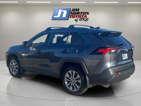 Used 2023 Toyota RAV4 XLE Premium image 7
