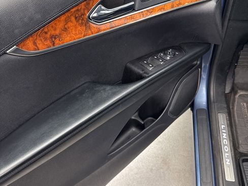 Used 2019 Lincoln Nautilus Reserve image 13