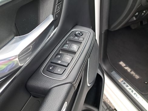 Used 2021 RAM 1500 Laramie image 9