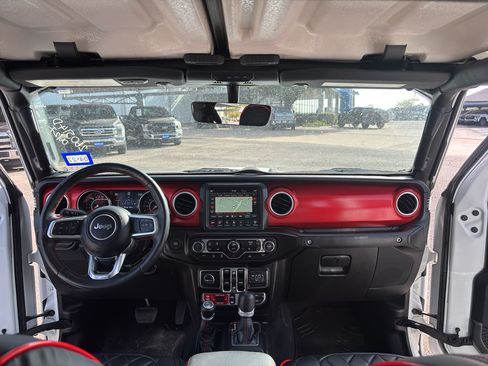 Used 2022 Jeep Gladiator Rubicon w/ LED Lighting Group AWD/4WD image 19