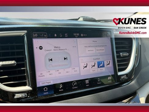 Used 2024 Chrysler Pacifica Touring-L FWD image 26