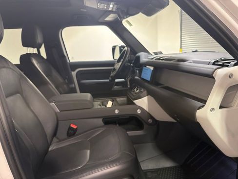 Used 2023 Land Rover Defender 110 SE AWD/4WD image 25