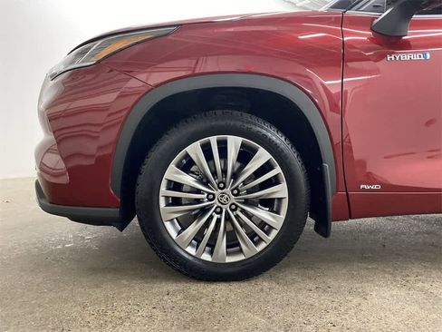 Used 2020 Toyota Highlander Platinum image 12