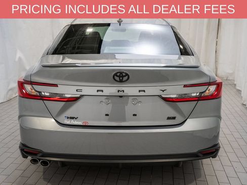 Used 2026 Toyota Camry SE w/ Convenience Package FWD image 4