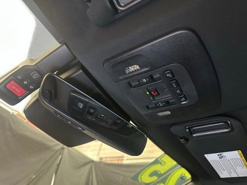 Used 2025 Toyota Camry XSE FWD image 31