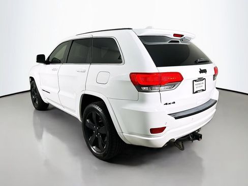 Used 2015 Jeep Grand Cherokee Altitude image 3