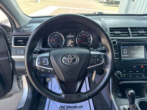 Used 2016 Toyota Camry SE image 16