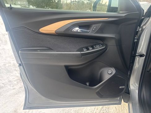 Used 2023 Chevrolet TrailBlazer ACTIV w/ Sun and Liftgate Package image 18