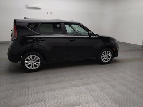 Used 2023 Kia Soul LX image 10