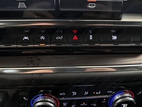 Used 2025 GMC Sierra 1500 SLT image 42