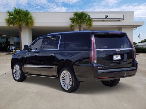 Used 2019 Cadillac Escalade ESV Platinum AWD/4WD image 6