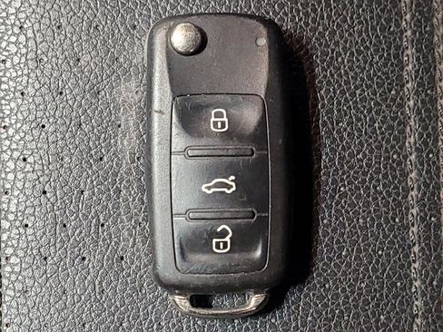 Used 2015 Volkswagen Passat 1.8T Limited Edition FWD image 32
