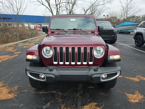 Used 2022 Jeep Wrangler Unlimited Sahara image 2