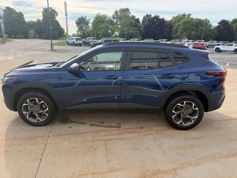 Used 2024 Chevrolet Trax LT w/ Driver Confidence Package FWD image 6