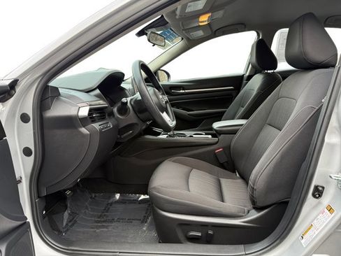 Used 2023 Nissan Altima 2.5 SV image 10