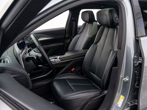 Certified 2024 Cadillac Lyriq Tech w/ Driver Assist Package image 19