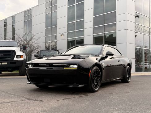 Used 2025 Dodge Charger Daytona R/T w/ Quick Order Package 25M R/T AWD/4WD image 2