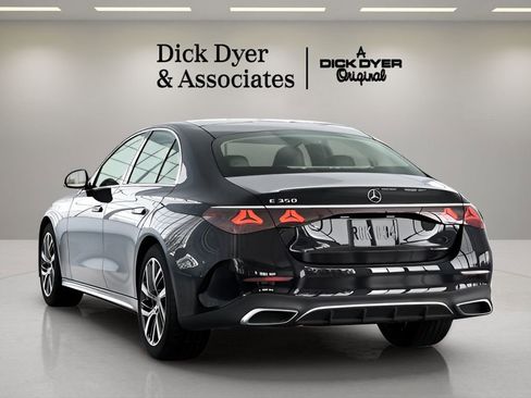 Used 2025 Mercedes-Benz E 350 Sedan image 22