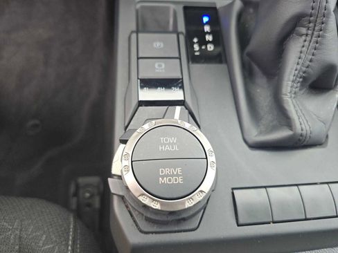 Certified 2025 Toyota 4Runner SR5 image 32