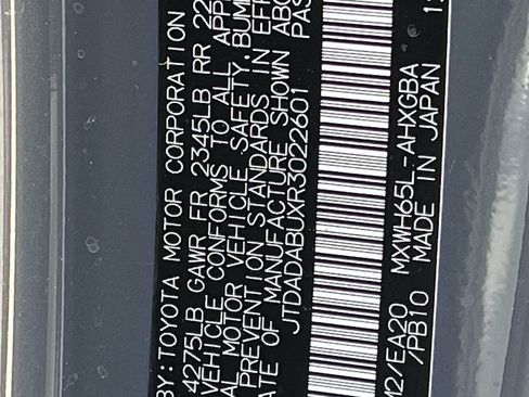 Used 2024 Toyota Prius XLE AWD/4WD image 28