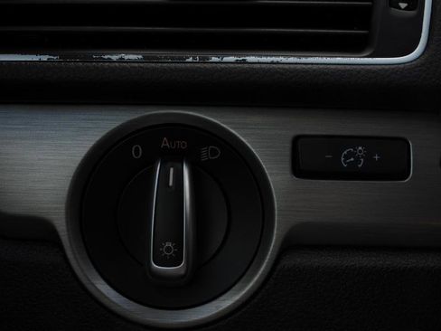 Used 2014 Volkswagen Passat 1.8T SE image 55