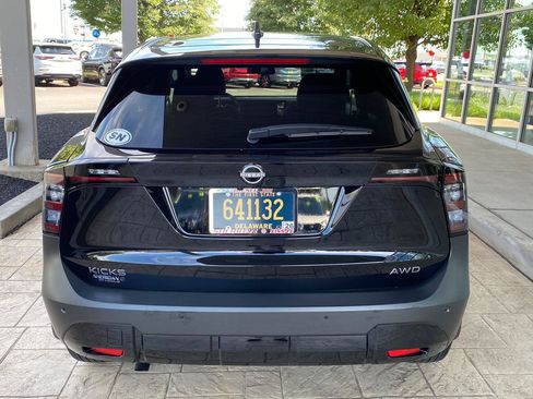 Certified 2025 Nissan Kicks SV AWD/4WD image 6